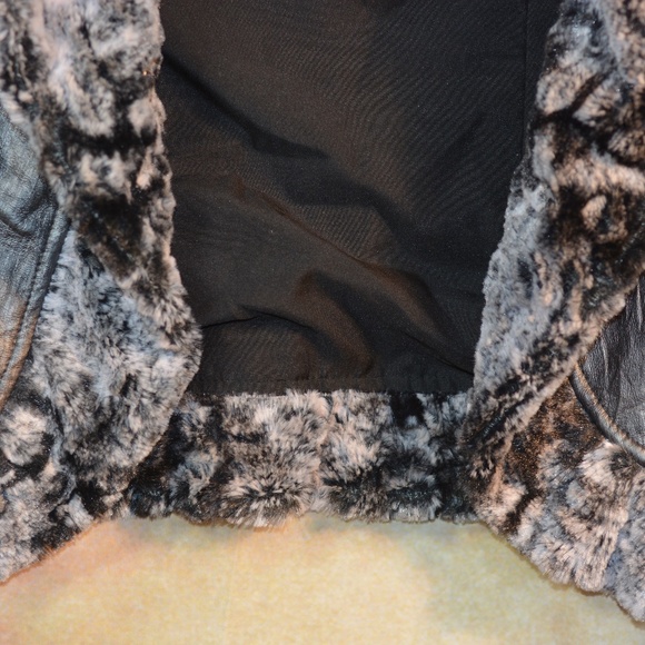 Joseph Ribkoff Vest Faux Fur Trim SZ 8 NWT - Picture 4 of 4